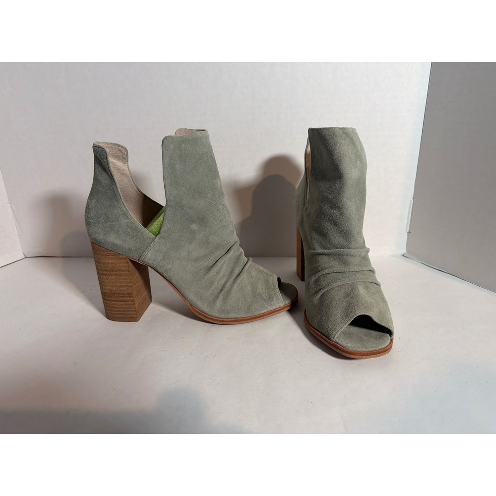 Chinese laundry Sage Green Suede Peep Toe Ankle Booties 8.5
